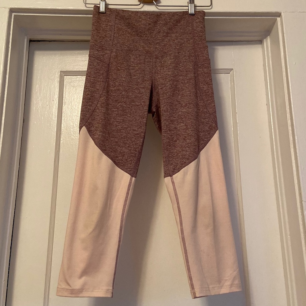 Champion 9 Two-Tone High Waisted Capri Legging SM - Picture 2 of 10